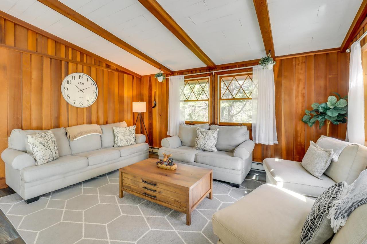 Lakefront Poconos Vacation Rental With Swim Dock! Long Pond Exterior foto