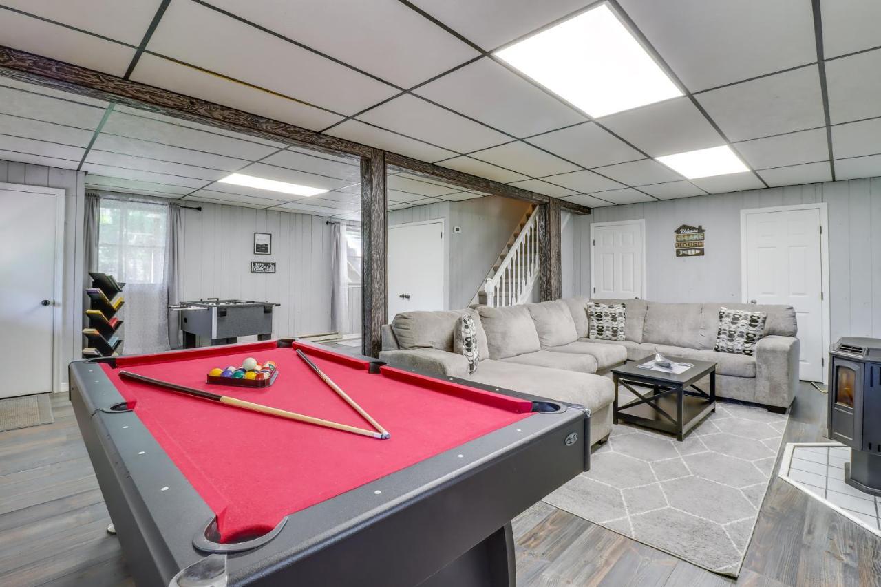 Lakefront Poconos Vacation Rental With Swim Dock! Long Pond Exterior foto