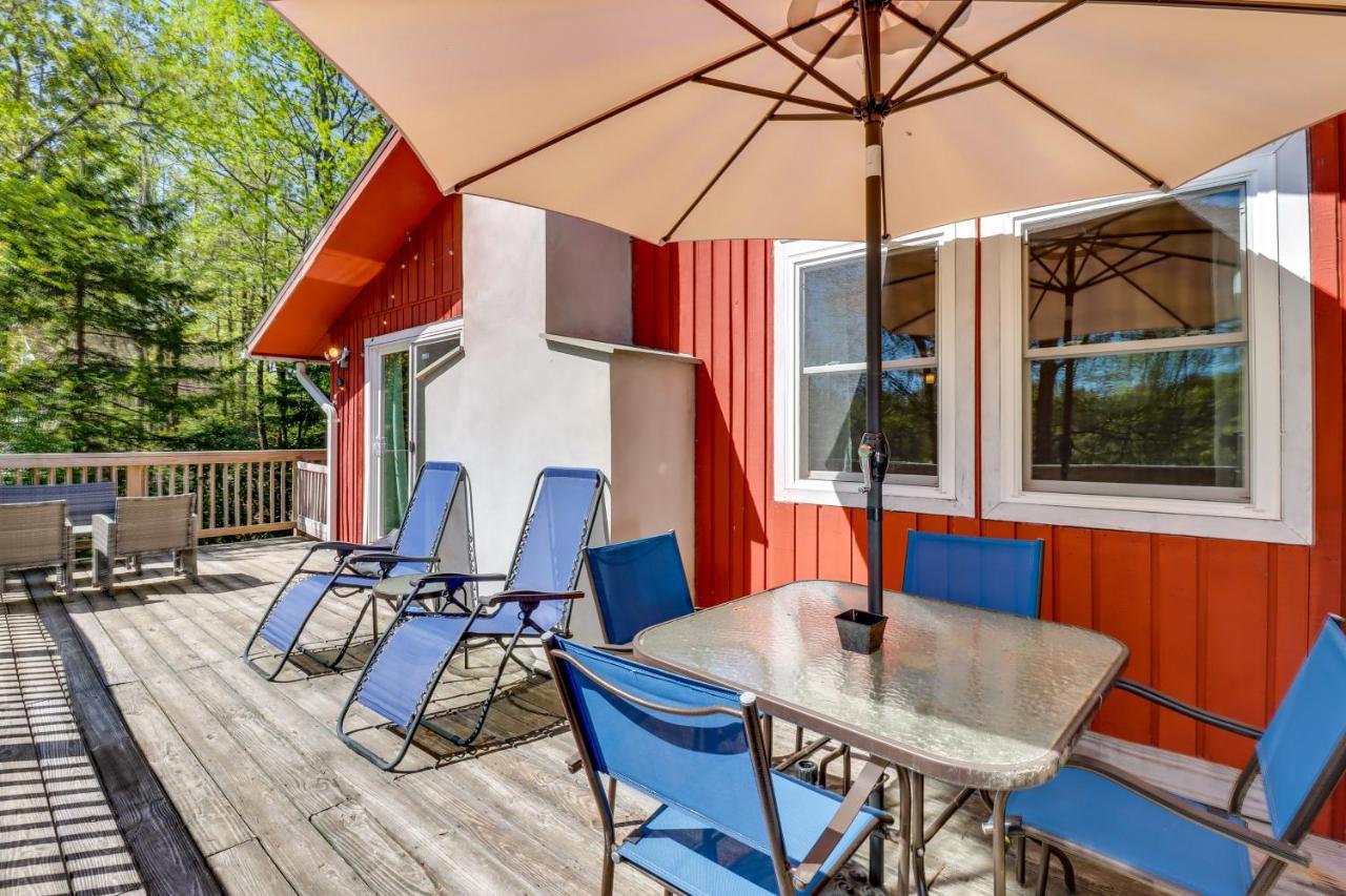 Lakefront Poconos Vacation Rental With Swim Dock! Long Pond Exterior foto
